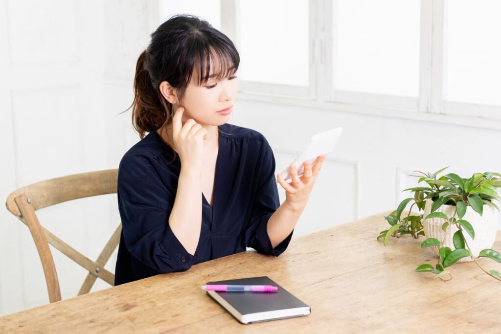 障害年金を受給すると扶養から外れる?収入基準や必要な手続きを解説
